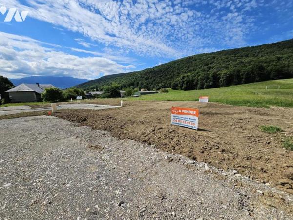SAINT GERMAIN LA CHAMBOTTE, terrain 807m2 viabilisé