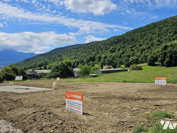SAINT GERMAIN LA CHAMBOTTE, terrain 807m2 viabilisé