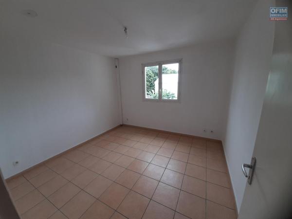 A louer appartement spacieux de type F3 avec parking à proximité direct du centre ville