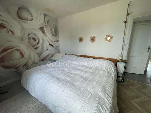Belle maison en pierre de 4 chambres avec jardin de 515 m2 plat et clôturé.