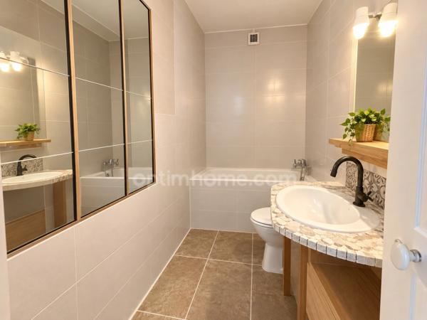Belle maison en pierre de 4 chambres avec jardin de 515 m2 plat et clôturé.