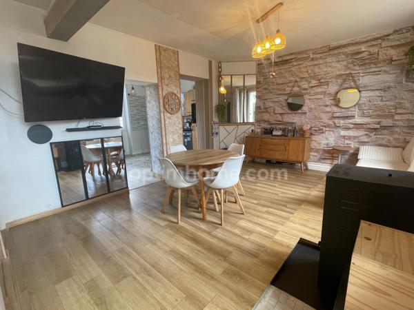 Belle maison en pierre de 4 chambres avec jardin de 515 m2 plat et clôturé.