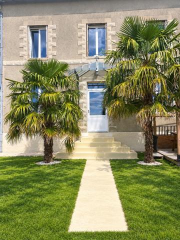 Belle maison en pierre de 4 chambres avec jardin de 515 m2 plat et clôturé.