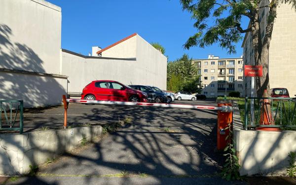 Stationnement à vendre    12 m2 Saint-Maur-des-Fossés