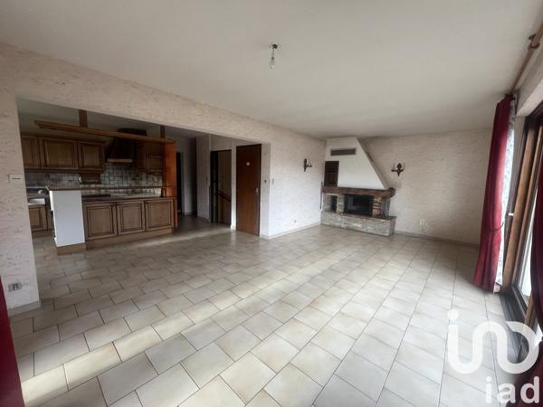 Maison traditionnelle 5 pièces de 161 m² à Marvejols (48100)