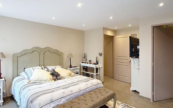 Appartement à vendre    3 pièces • 80 m2 Villeparisis