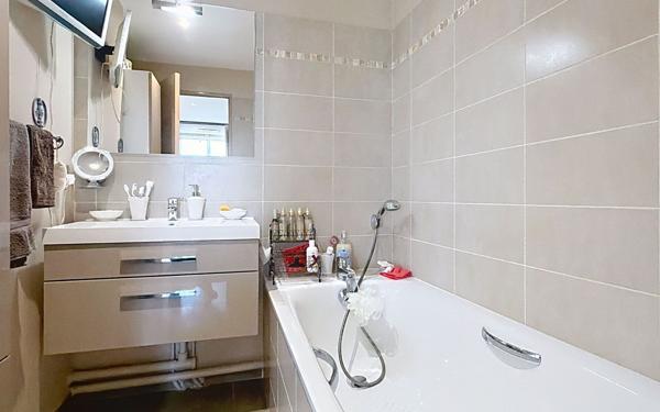 Appartement à vendre    3 pièces • 80 m2 Villeparisis