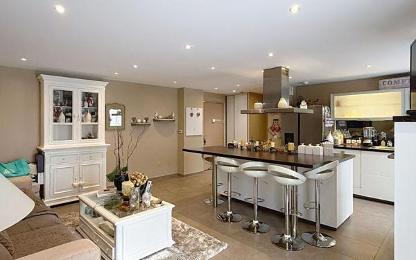 Appartement à vendre    3 pièces • 80 m2 Villeparisis