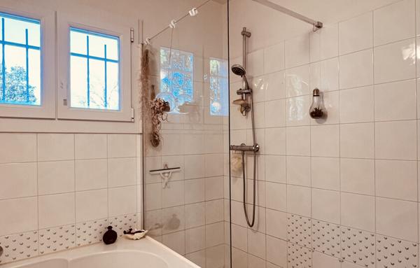 MAISON PROVENCALE AVEC PISCINE - RARE