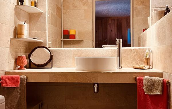 MAISON PROVENCALE AVEC PISCINE - RARE