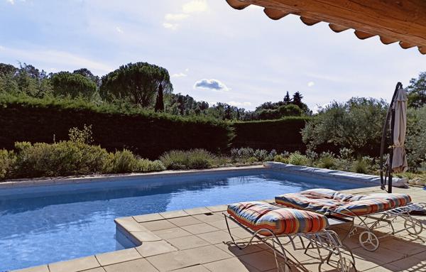 MAISON PROVENCALE AVEC PISCINE - RARE