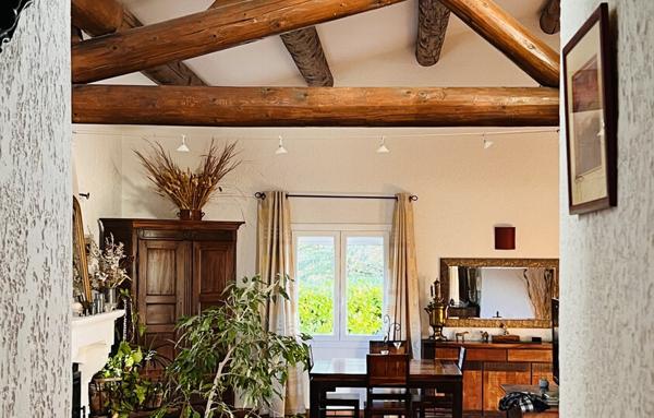 MAISON PROVENCALE AVEC PISCINE - RARE