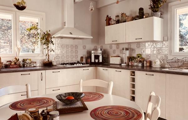 MAISON PROVENCALE AVEC PISCINE - RARE