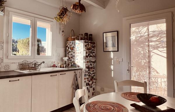 MAISON PROVENCALE AVEC PISCINE - RARE