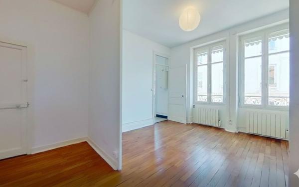 Appartement à louer    2 pièces •  Oullins