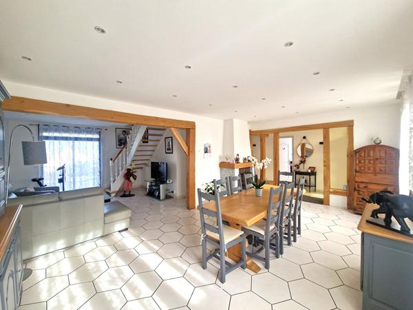Maison 10 pièces 210 m2