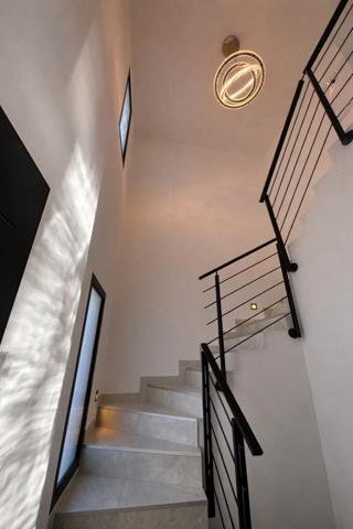 Maison contemporaine , de 108 m2 en parfait état.