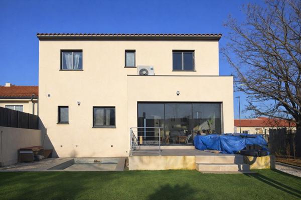 Maison contemporaine , de 108 m2 en parfait état.