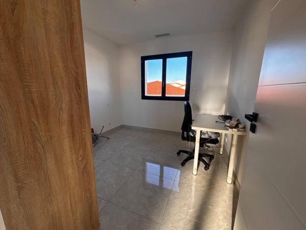 Maison contemporaine , de 108 m2 en parfait état.