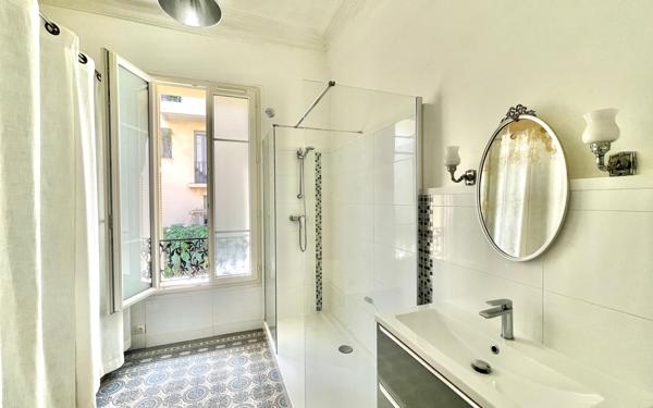 Appartement à vendre    3 pièces • 73,60 m2 Nice