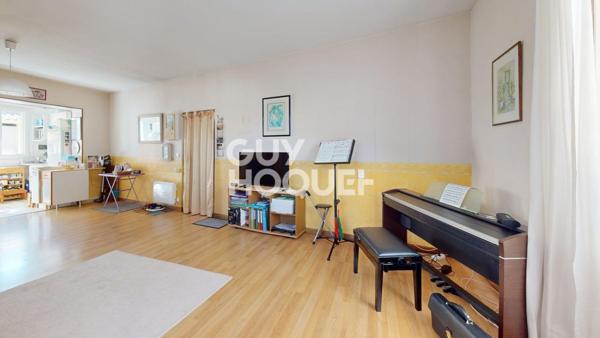 EXCLUSIVITÉ - HYPERCENTRE : Duplex de Caractère aux Multiples Possibilités