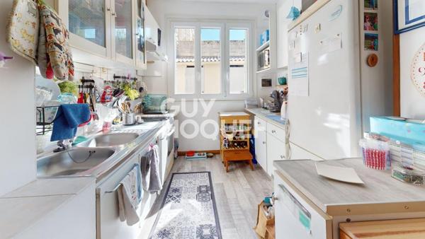 EXCLUSIVITÉ - HYPERCENTRE : Duplex de Caractère aux Multiples Possibilités