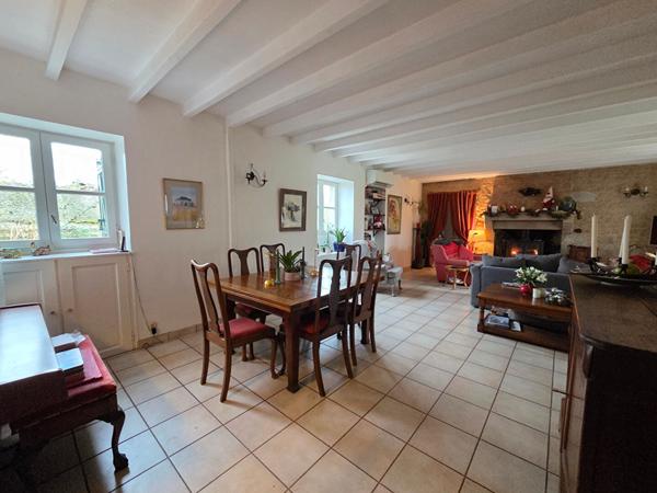 Maison Le Poire Sur Vie 6 pièce(s) - Idéal si vous avez des animaux !!