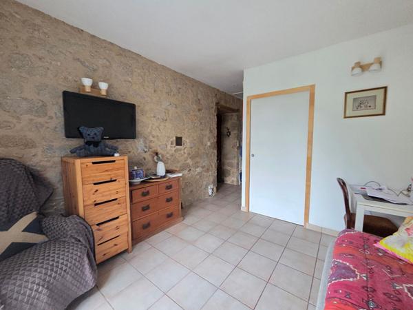 Maison Le Poire Sur Vie 6 pièce(s) - Idéal si vous avez des animaux !!