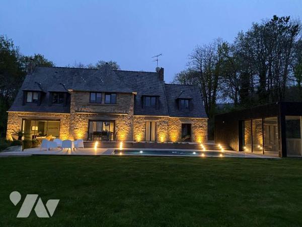 PLOUGASTEL-DAOULAS (29470) -Située dans un environnement privilégié, cette magnifique propriété...