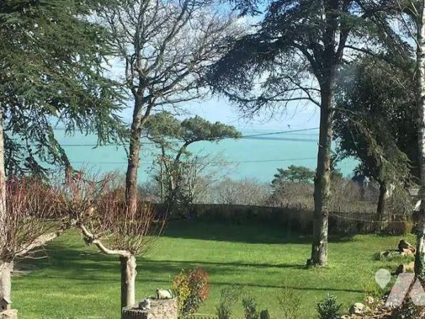 MAISON VUE MER -  BAIE DE CANCALE, ACCÈS DIRECT PLAGE ET GR 34.

Face à la magnifique Baie de...