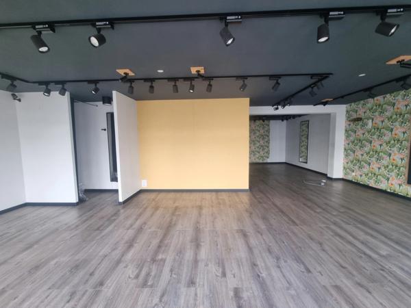 Local commercial 85m2 centre ville SAINT PIERRE D'OLERON (17)