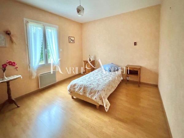 Plain-pied 2 chambres, bureau, jardin et garage