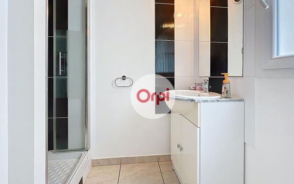 Maison à vendre    7 pièces •  Berric