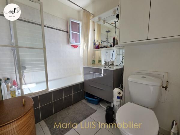 Avensan (33480) Appartement type 2 dans le centre de la commune avec 2 places de stationnement