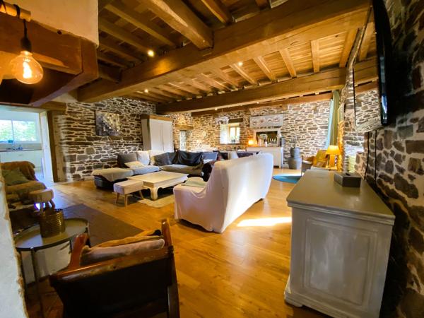 Saint-Malon-sur-Mel (35750) Belle longère en pierre en campagne de Saint Malon Sur Mel