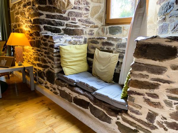 Saint-Malon-sur-Mel (35750) Belle longère en pierre en campagne de Saint Malon Sur Mel