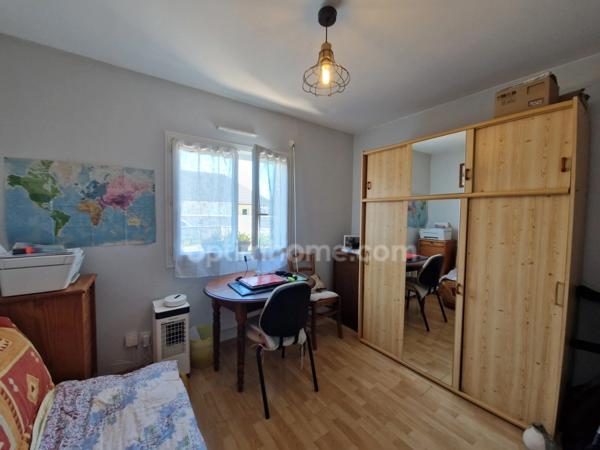 À VENDRE – Maison de plain-pied avec vue Pyrénées, piscine & jardin arboré