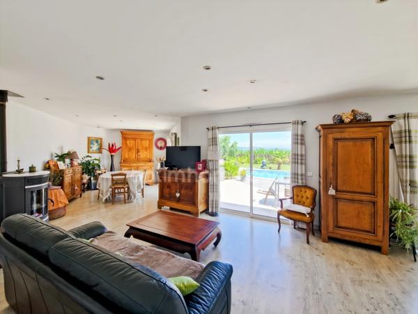 À VENDRE – Maison de plain-pied avec vue Pyrénées, piscine & jardin arboré