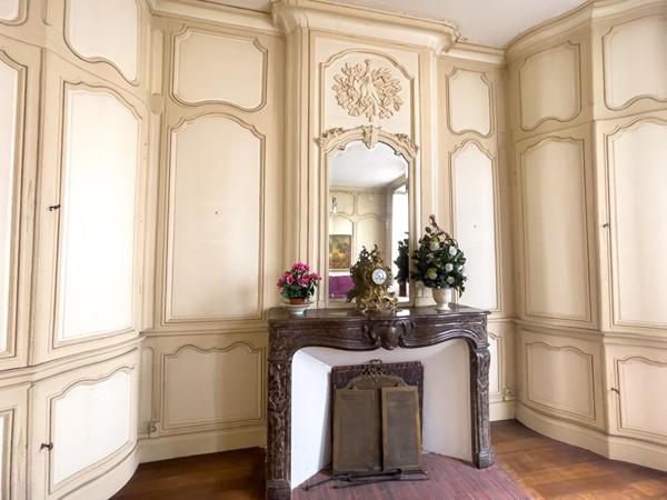 Appartement atypique Centre-Ville La Rochelle avec Cour Privée,  
La rochelle 17000