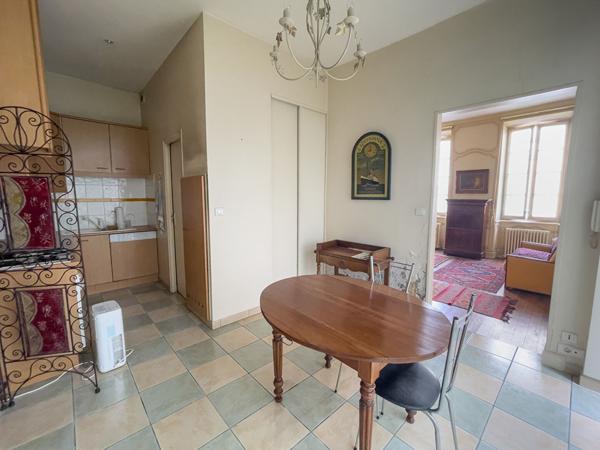 Appartement atypique Centre-Ville La Rochelle avec Cour Privée,  
La rochelle 17000