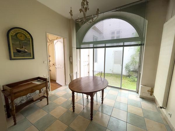 Appartement atypique Centre-Ville La Rochelle avec Cour Privée,  
La rochelle 17000