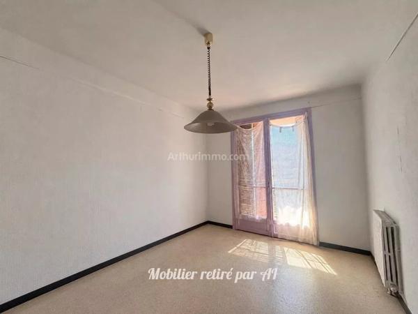 Vente                                                      Appartement
                        
                     6 pièces                      175 m2                     à Ajaccio