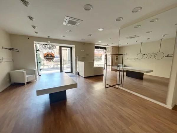 Location Local commercial 2 pièces 87 m2 à Bourgoin-Jallieu