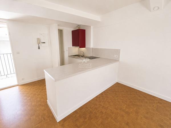 À vendre Studio de charme en plein coeur de Saint-Germain-en-Laye 190 000 € **  - Référence  18234