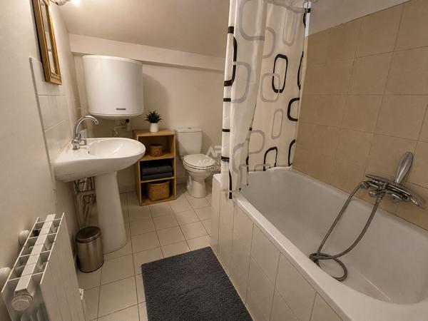 À vendre Studio de charme en plein coeur de Saint-Germain-en-Laye 190 000 € **  - Référence  18234
