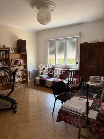 MAISON À VENDRE DE 7 PIÈCES DE 141,00 M²