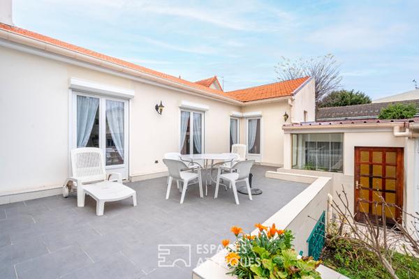 Maison familiale avec espace professionnel au Charentonneau