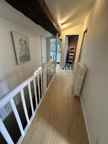 Appartement
                                                                                                                                                                                                                                                                                                                        5 pièce(s)                                                                                                                                                                                                          3 chambre(s)                                                                                                                                                                                                          142  m²