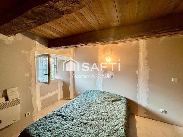 Authentique longère au cœur d’un hameau paisible de Giat