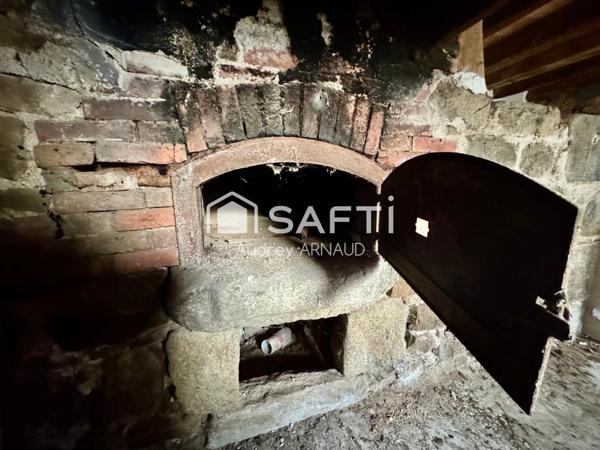 Authentique longère au cœur d’un hameau paisible de Giat